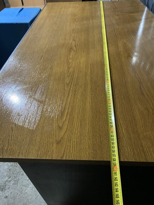 Masa birou si doua dulapiare