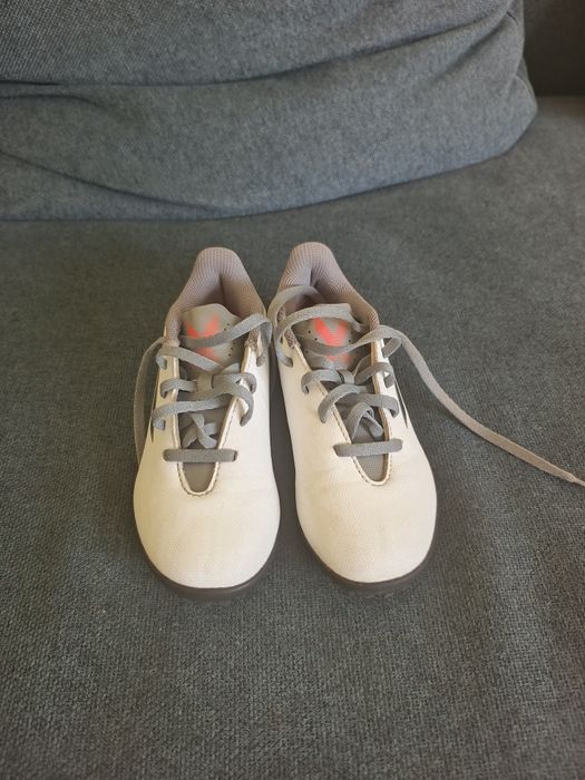 Детски обувки за футбол