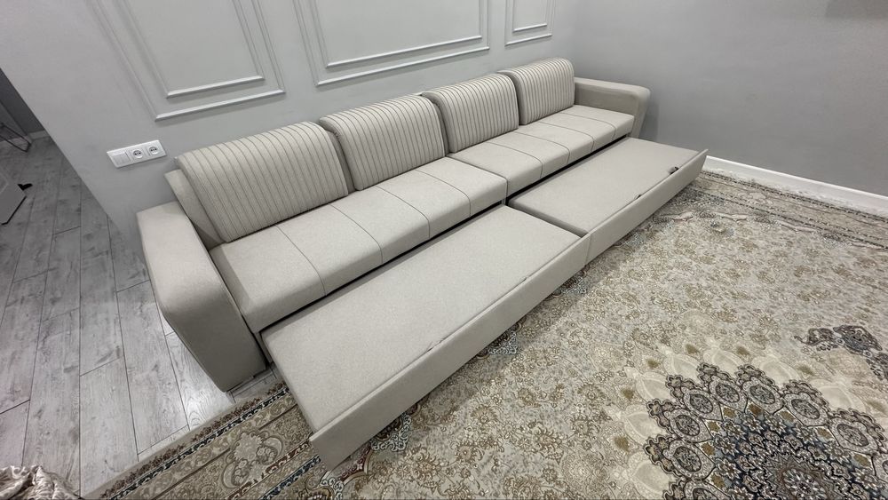 Раскладной большой диван