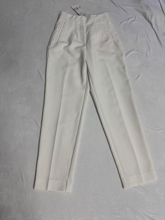 Pantaloni conici eleganti talie inalta cu pliuri albi Zara marimea  S