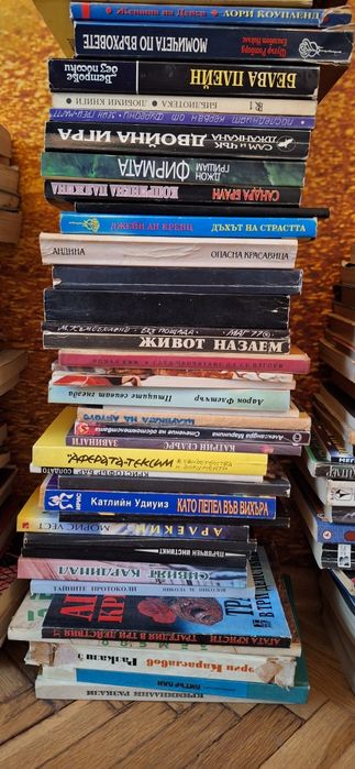 Книги най-различни жанрове
