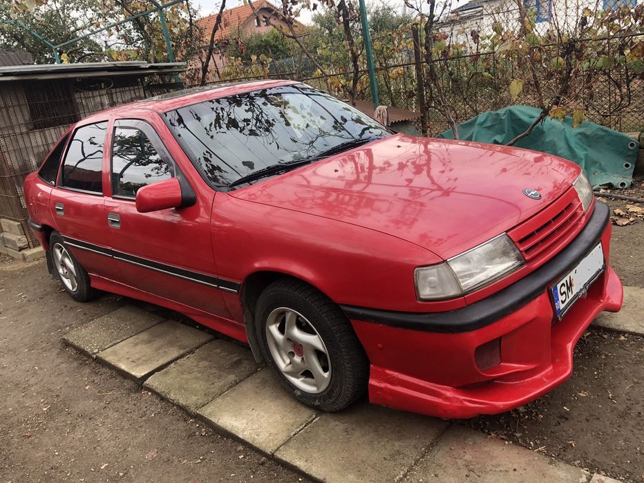 Opel Vectra A (1990) 1.6 Benzină – Proiect Tuning Unic / Retro-Mod