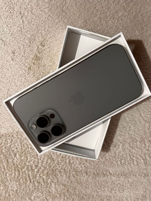 iPhone 16 pro 256 гб