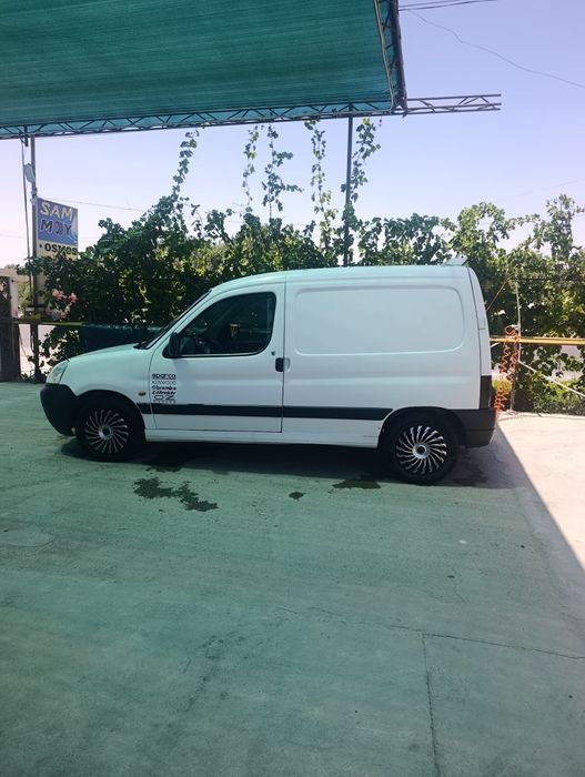 Продам автомобиль Пежо партнёр