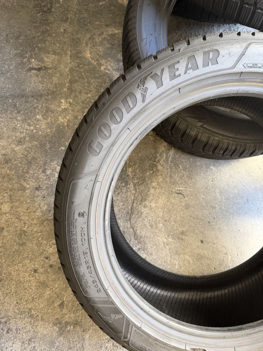 4 anvelope iarna 245/45/18 , 100 V , XL , GoodYear , 6-7 mm !