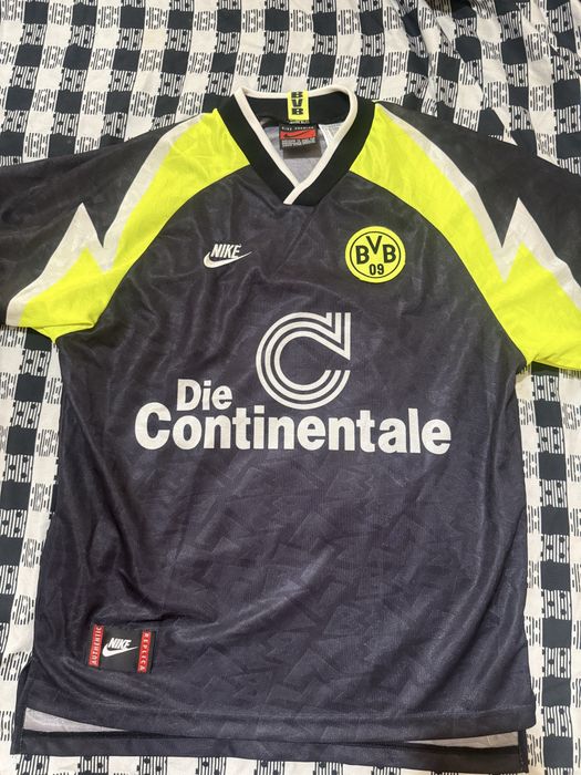 Tricou original Borussia Dortmund, Chapuisat, masura L, 1995/1996