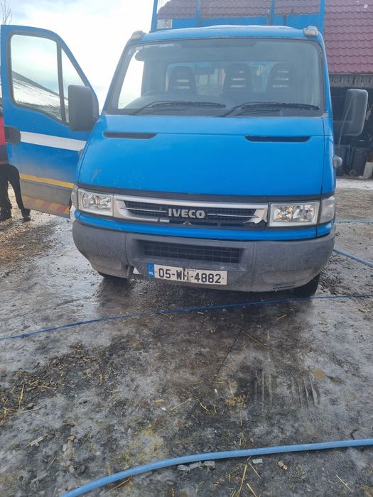 Vând carosata bascula