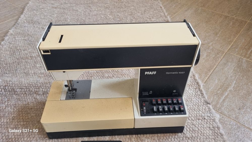 Masina de cusut Pfaff