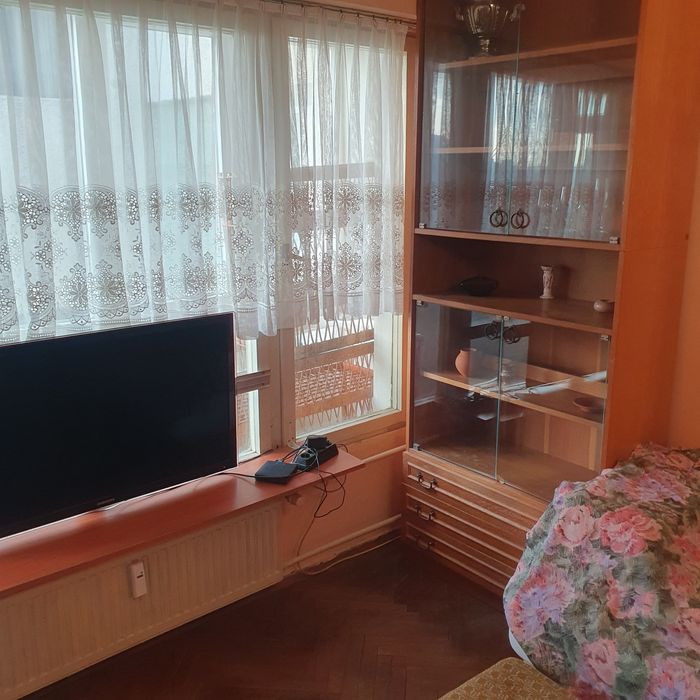 Четиристаен апартамент в кв.Младост 2 близо до ледената пързалка.