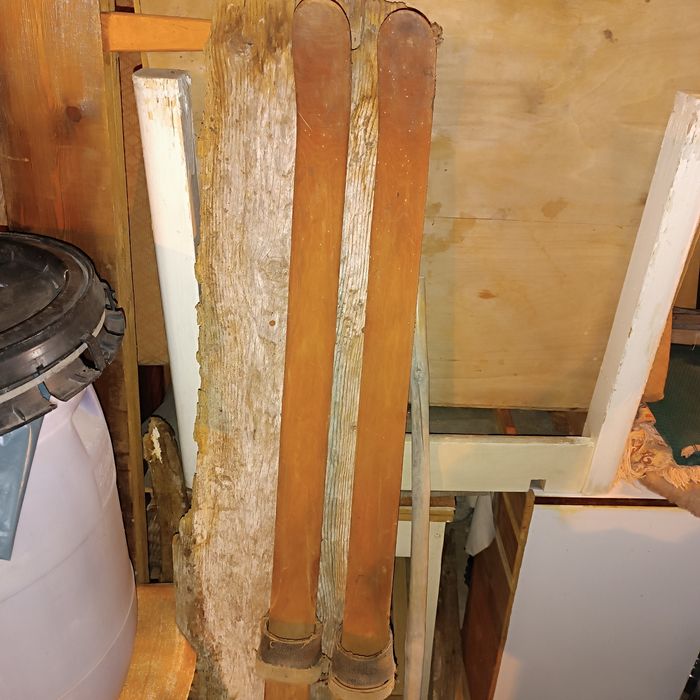 Ски за сняг много стари