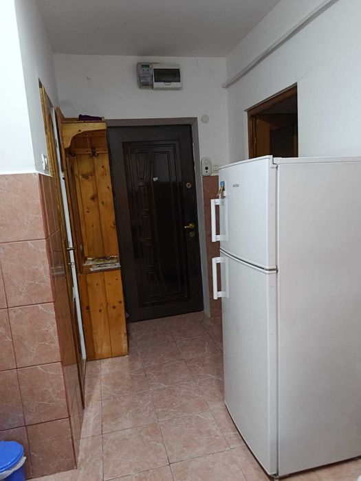 Apartament cu o cameră de vânzare la parter Zona Confectii