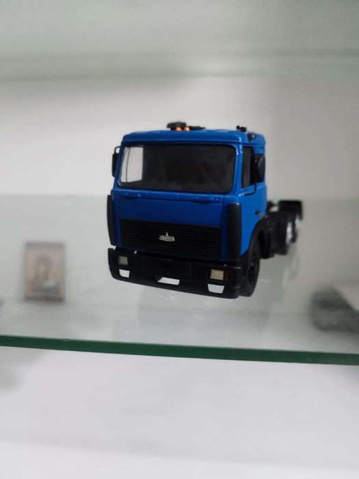 Продам модель МАЗ 6422 1/43