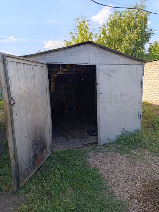 ПродамЖелезный гараж