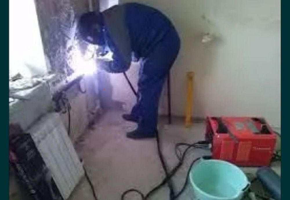 Сантехник. Сварщик. Резчик.