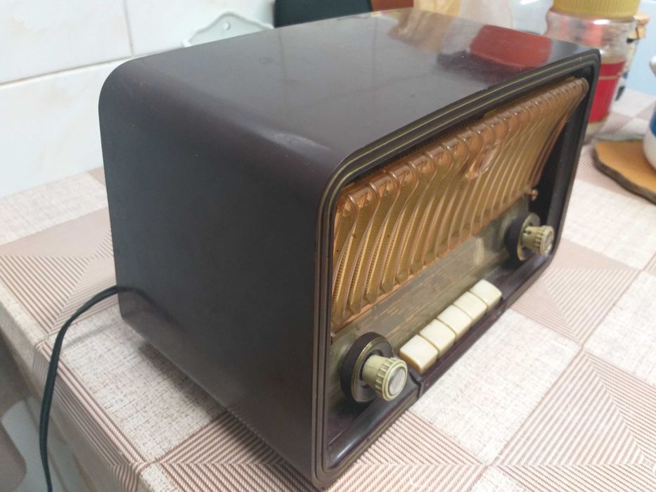 Aparat de radio vechi, de colectie Philips, Philetta