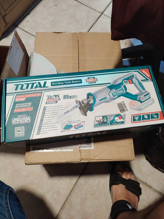 Акумулаторен саблен трион TOTAL INDUSTRIAL, 20 V, без батерия