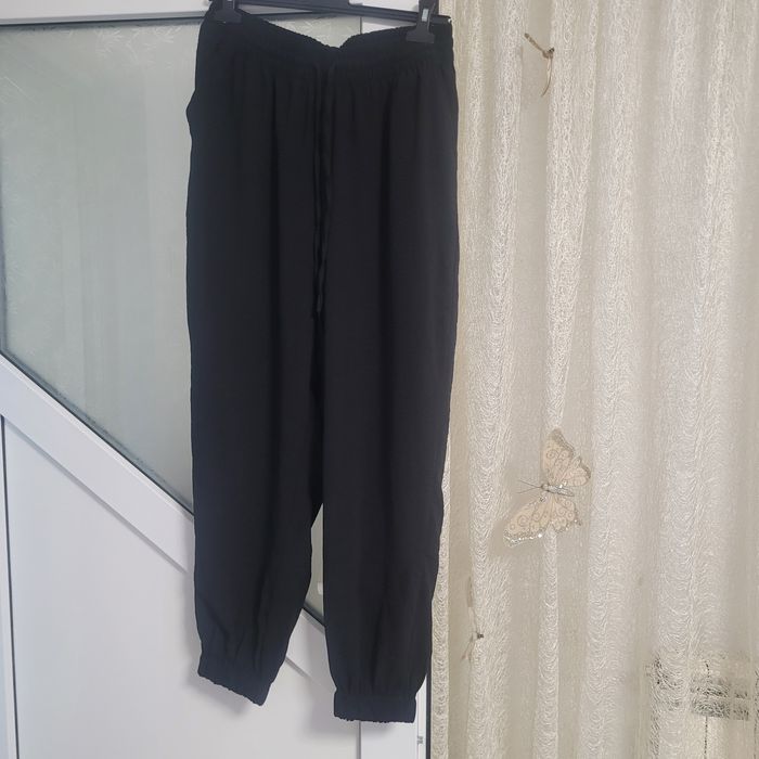 Pantaloni subtiri noi