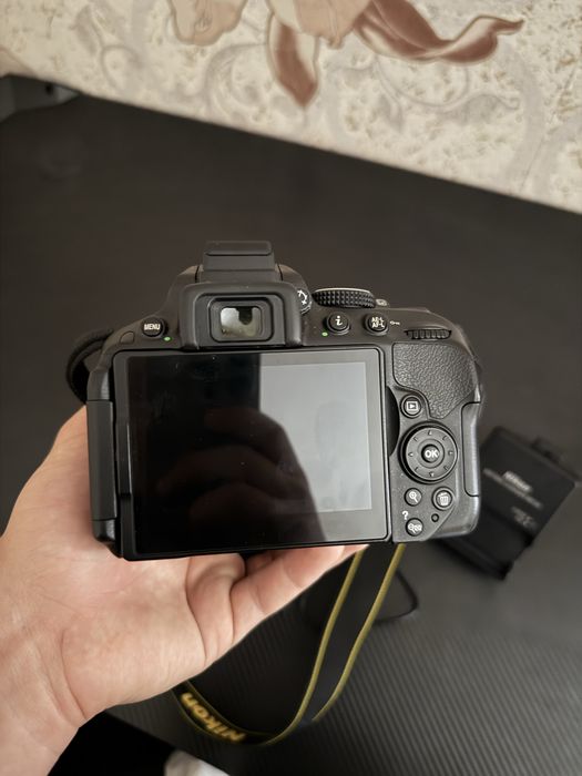 Nikon D5300 почти новая
