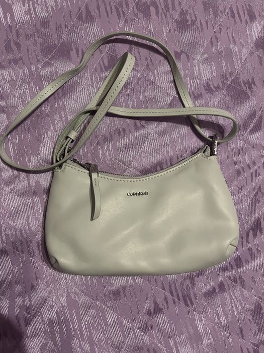 Страхотна чанта Нова  Calvin Klein