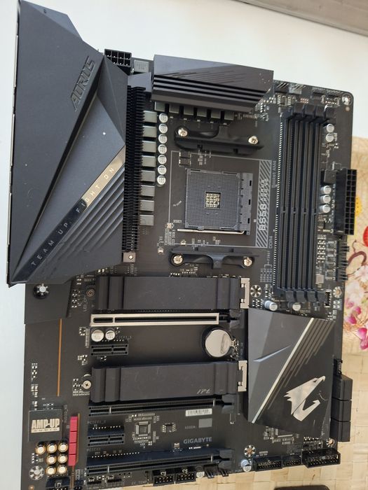 Calculator ryzen 3 1200 , 8gb ram ddr 4  Gigabyte B550  pro   v2, placa video  nvidia 620 gt