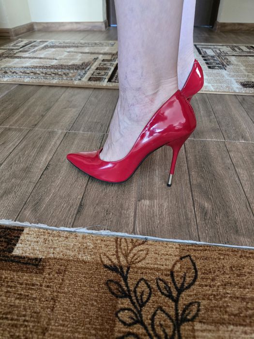 Обувки на висок ток 37 номер