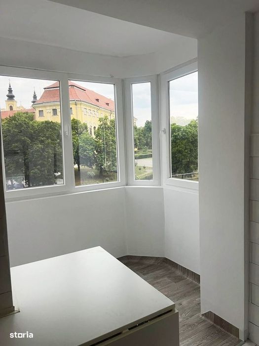 De închiriat – Garsonieră decomandată | Bulevardul Dacia