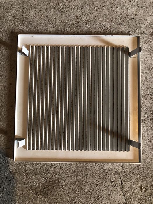 Grilaj solid aerisire si bara perdea dus