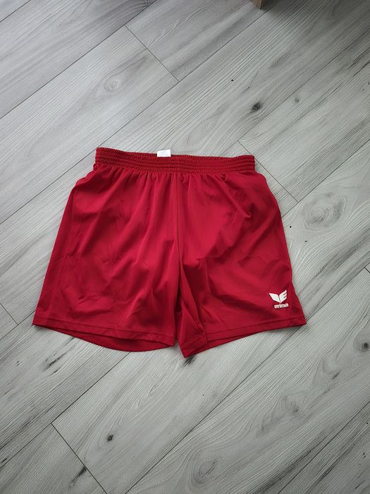Pantaloni scurti!