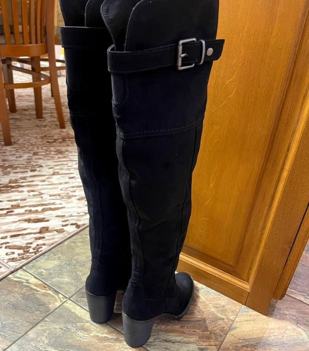 Дамски велурени ботуши