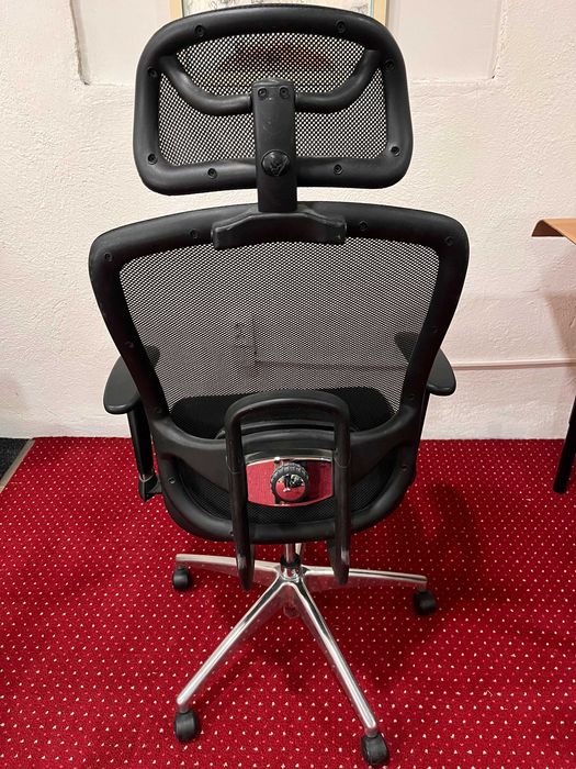Scaun de birou ergonomic rotativ