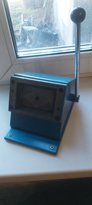 Резак для визиток