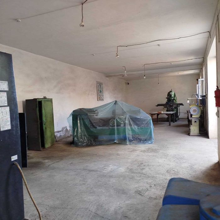 Нотурар бино ва иншоотлар ижарага берилади еки кисман сотилади