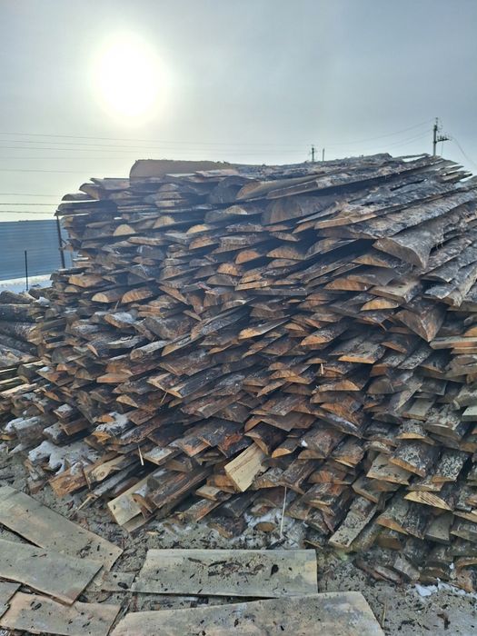 Опилка, дрова, дрова в мешках.