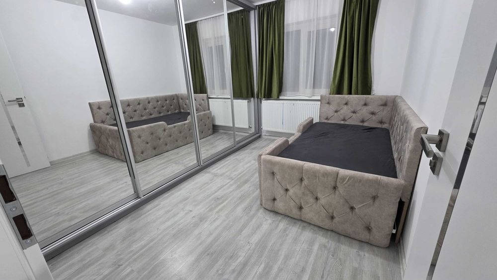 Inchiriez apartament 3 camere.