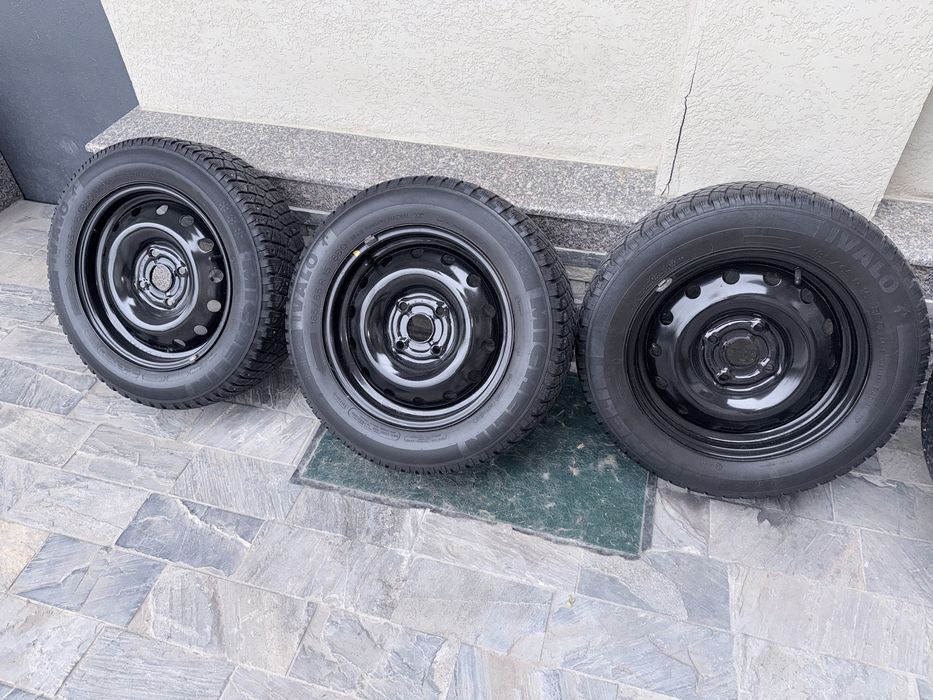 Зимние  Шипованные  шины Michlen R15