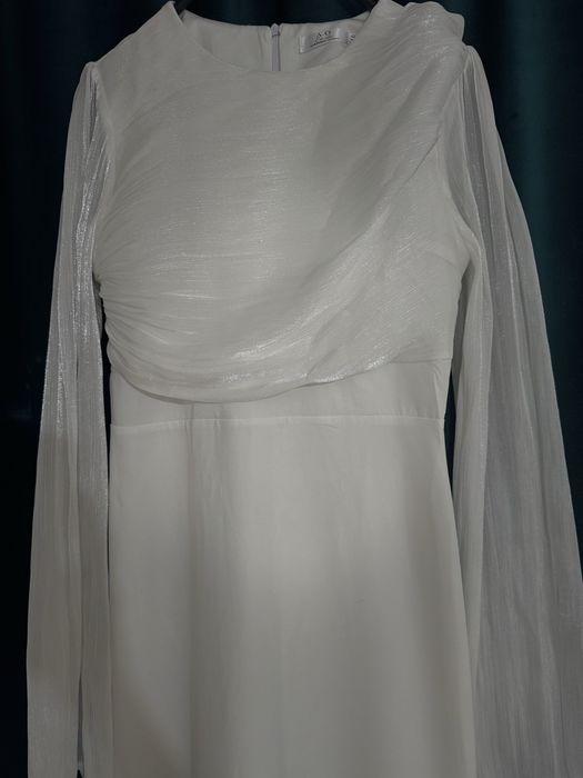 Вечернее платье белый