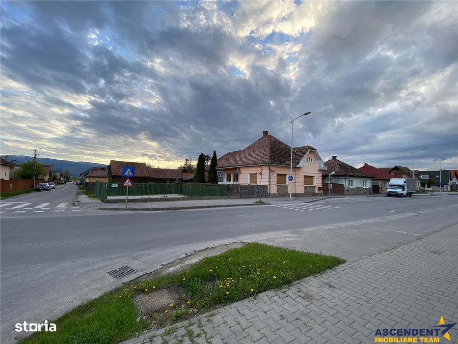 TUR 3D!In areal apreciabil,particulara casa cu 680 mp teren,Miercurea