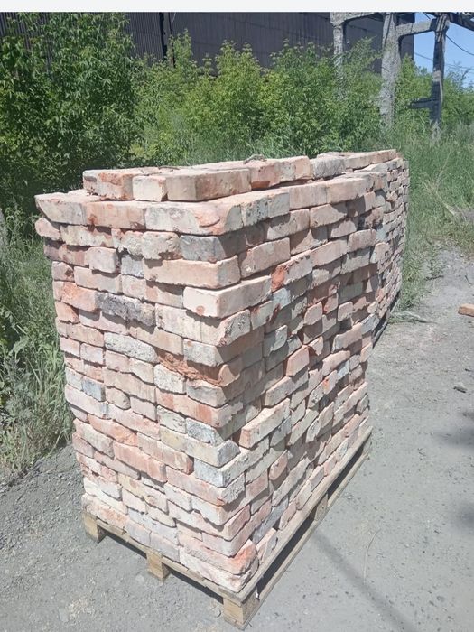 Продаю красный кирпич
