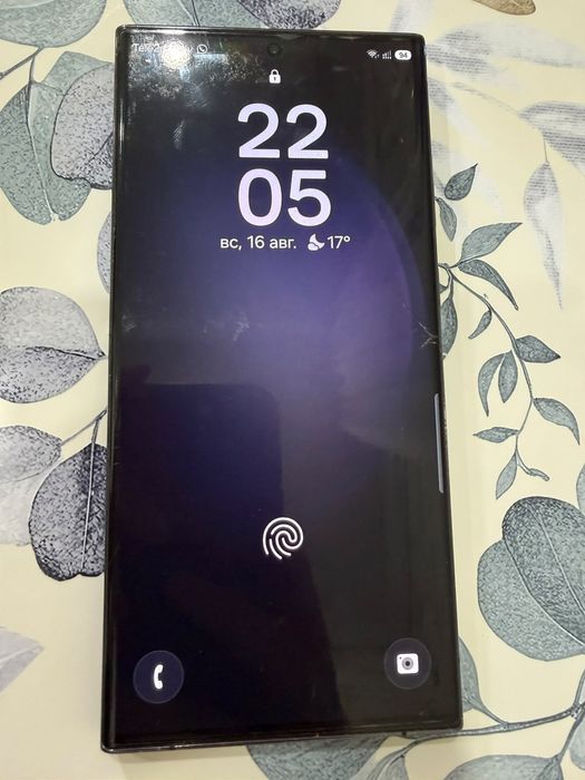 Продаю Samsung S23 Ultra.