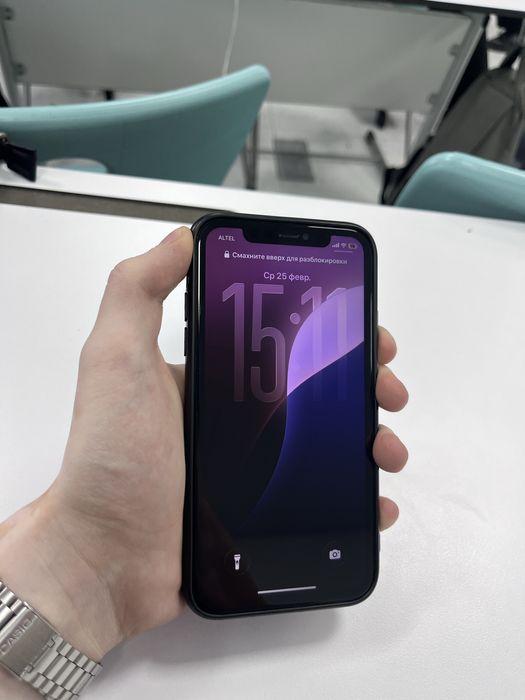 Продам iPhone 11