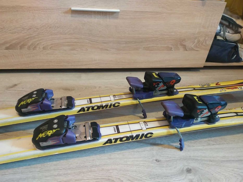 Ски Atomic 160 см и Ски Atomic BetaRide 180 см