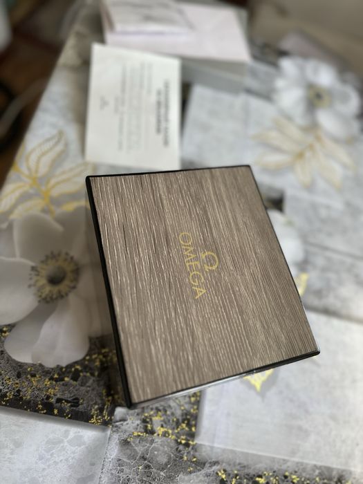 Продам часы омега Оригинал механический