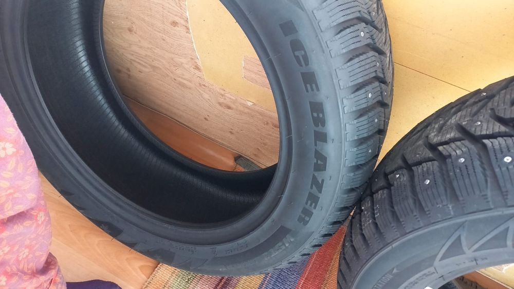 Продам новые зимние шины 235/55/R19