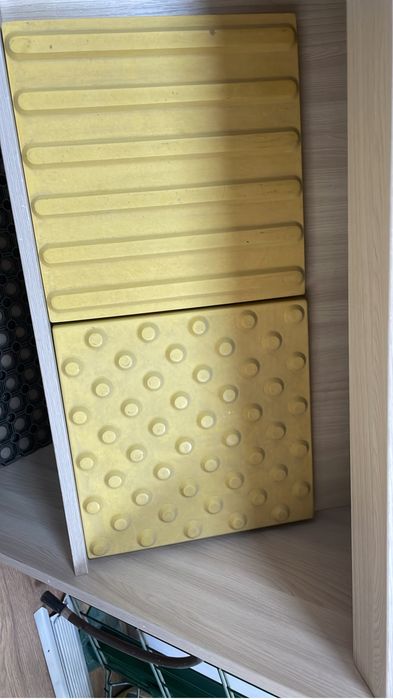 Тактильные плитки из бетона