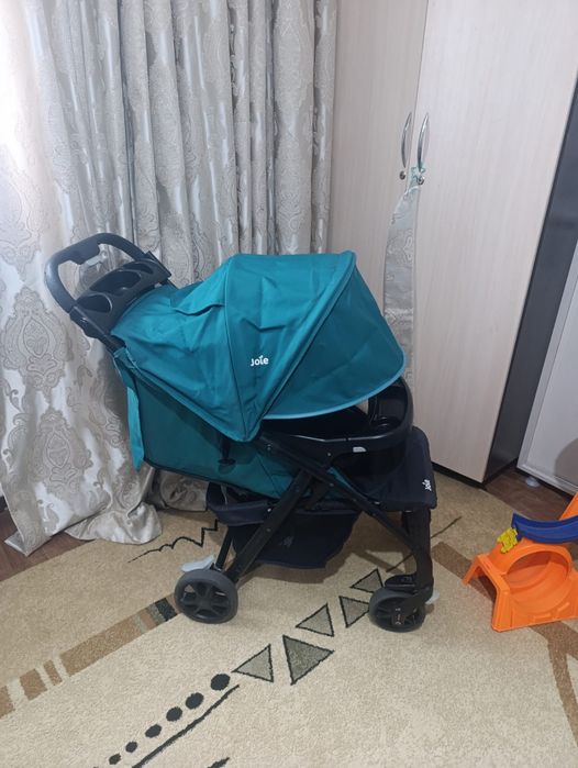Продам коляску joie