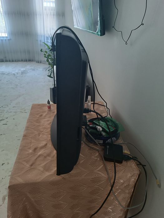 Продам телевизор самсунг.