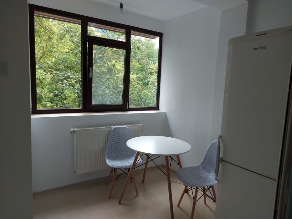 Garsoniera de închiriat