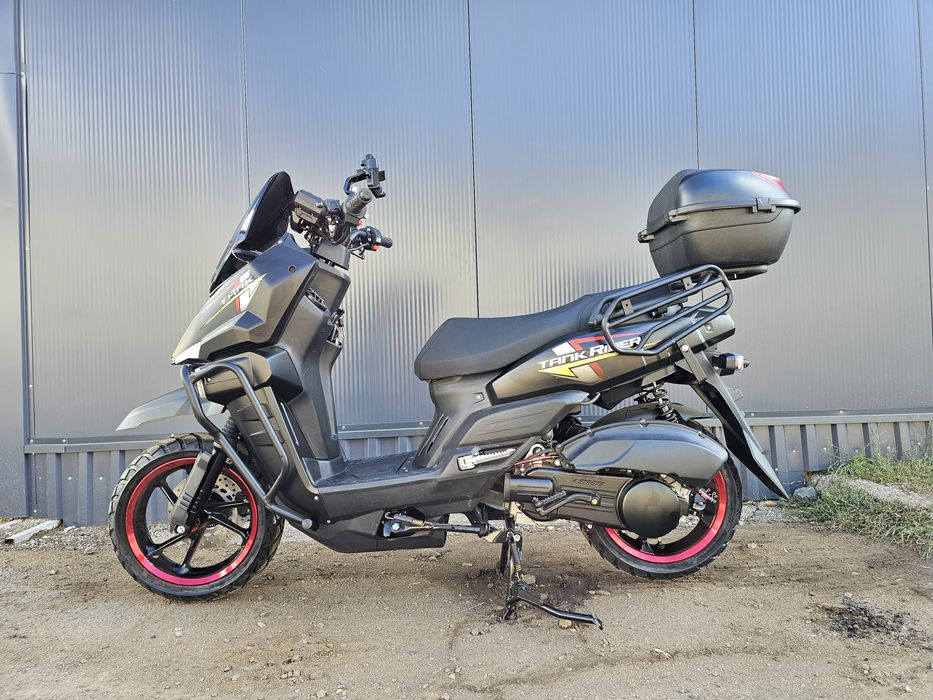 Скутер TANK X 150  кубов