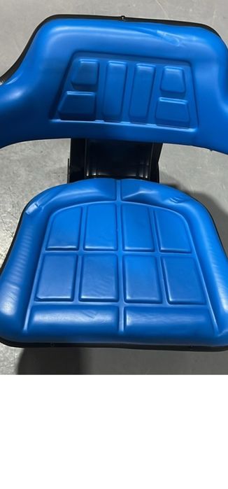 Scaun tractor cu suspensie mecanica pe culoare galben si albastru pret