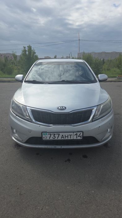 Продам киа рио 2013 год